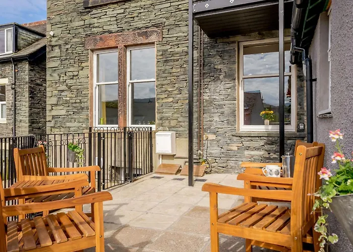 3 Bed In 86867 كيسويك